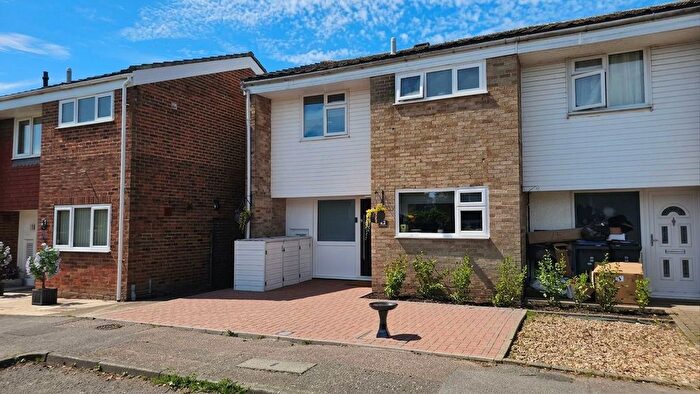 3 Bedroom End Of Terrace House For Sale In Hazelwood Meadow, Sandwich, CT13