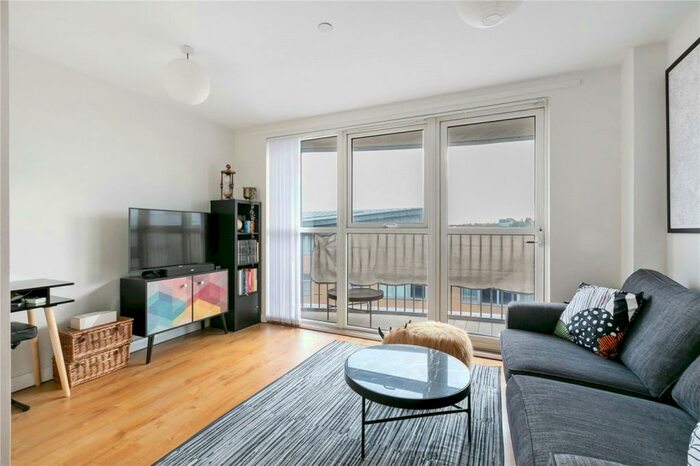 1 Bedroom Apartment To Rent In Queensland Road, London, N7