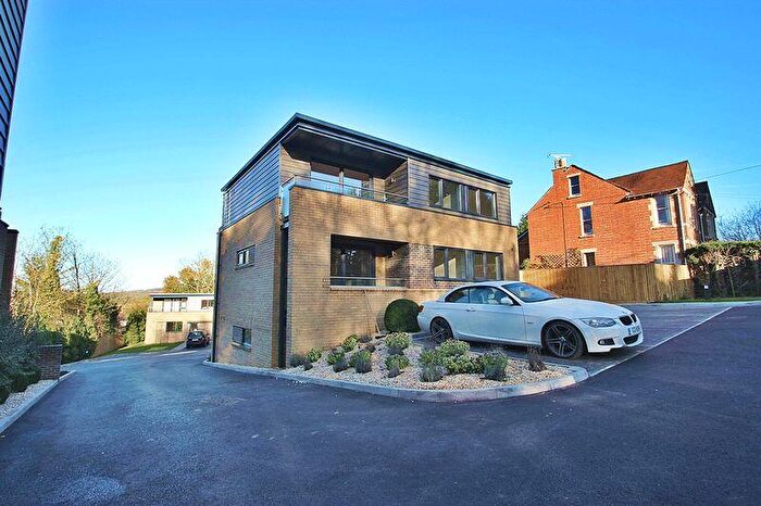 2 Bedroom Apartment To Rent In Cumnor Hill, Oxford, OX2