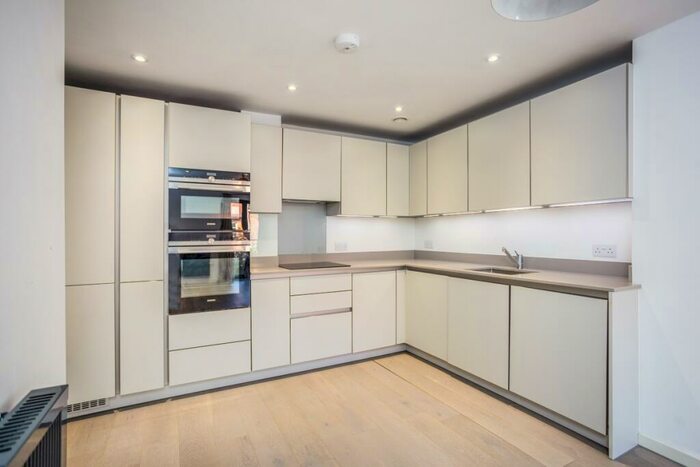 2 Bedroom Apartment To Rent In St Clement Street Winchester, SO23