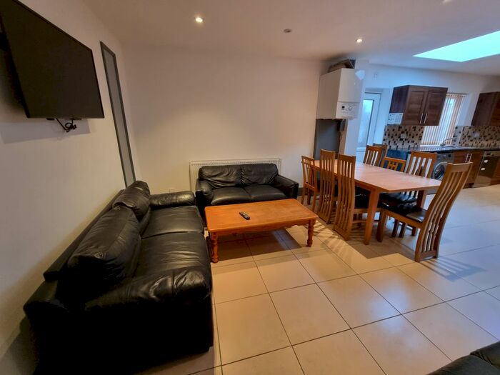 8 Bedroom Terraced House To Rent In Oak Tree Lane, Selly Oak, B29