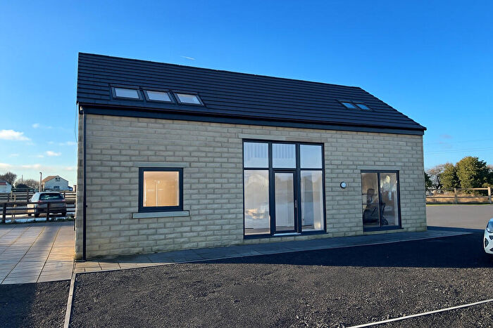 3 Bedroom Detached House To Rent In Cliff Hollins Lane, East Bierley, BD4