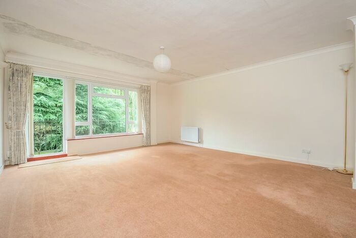 2 Bedroom Apartment To Rent In Surbiton, Surrey, KT6