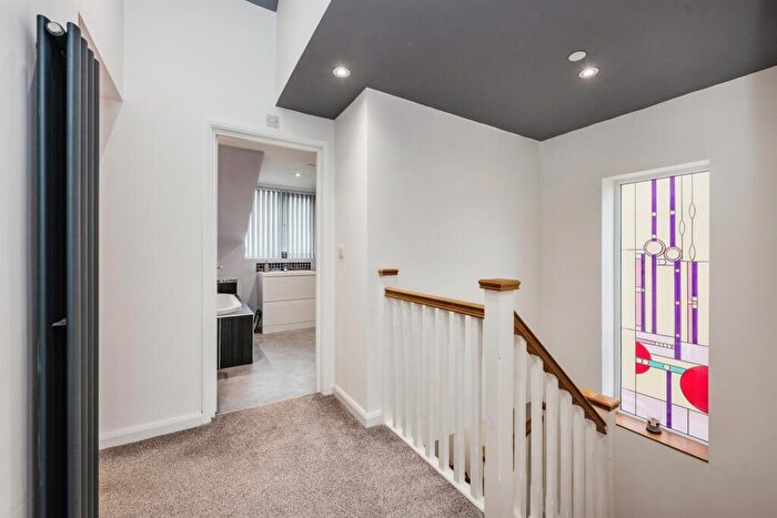 4 Bedroom Detached House For Sale In Graig Road, Godrergraig, Swansea, SA9