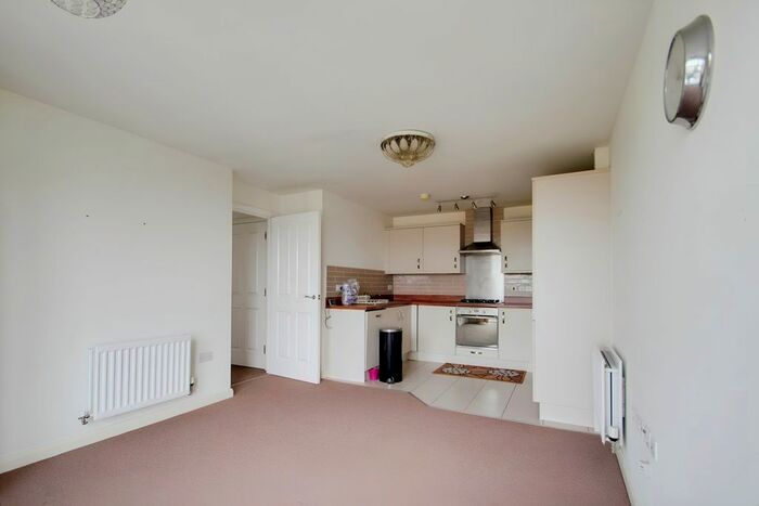 2 Bedroom Flat To Rent In A Bath Road, Hounslow, TW3