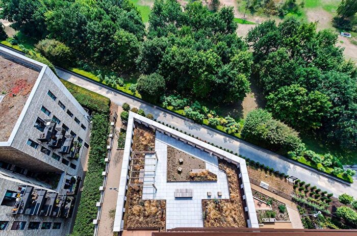 2 Bedroom Flat To Rent In Millet Place, Royal Docks, London, E16