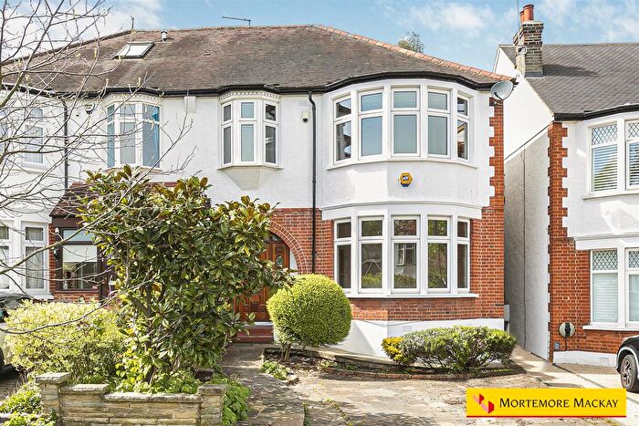4 Bedroom Semi-Detached House For Sale In Woodland Way, London, N21