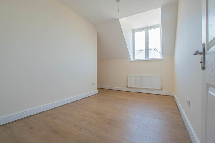 2 Bedroom Apartment To Rent In High Street, Hoddesdon, EN11