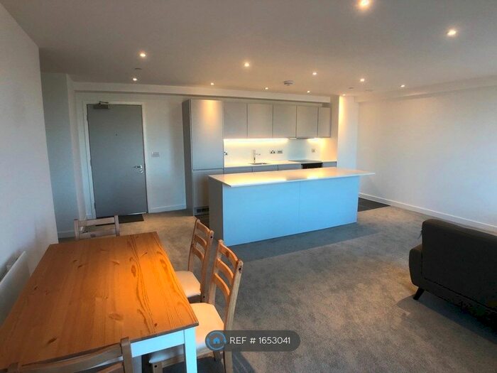 1 Bedroom Flat To Rent In Crescent, Manchester, M5