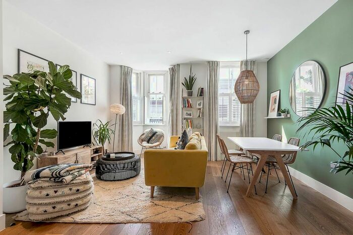 2 Bedroom Flat To Rent In Bramber Road, Barons Court, London, W14