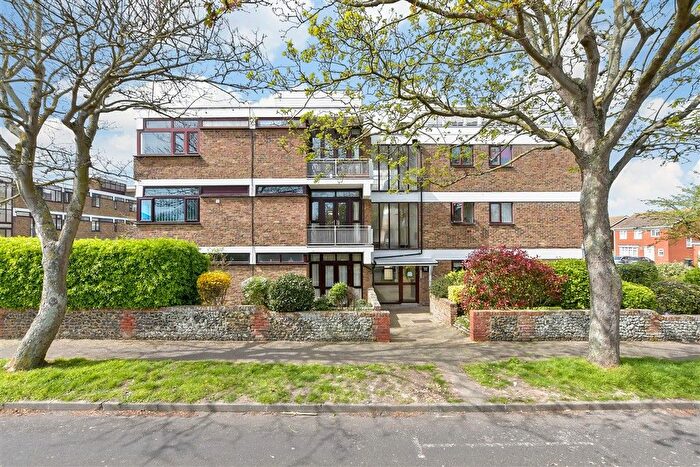 3 Bedroom Flat For Sale In Gainsboro Road, Birchington, Kent, CT7