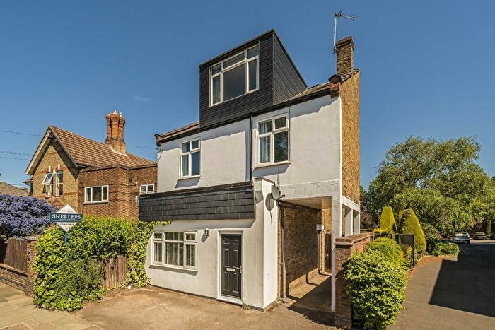 2 Bedroom Flat For Sale In Waldegrave Road, Teddington, TW11