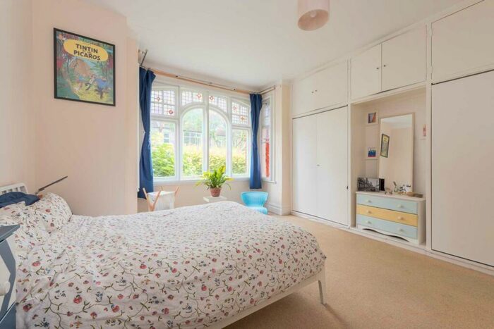 2 Bedroom Flat To Rent In Broxholm Road, West Norwood, SE27
