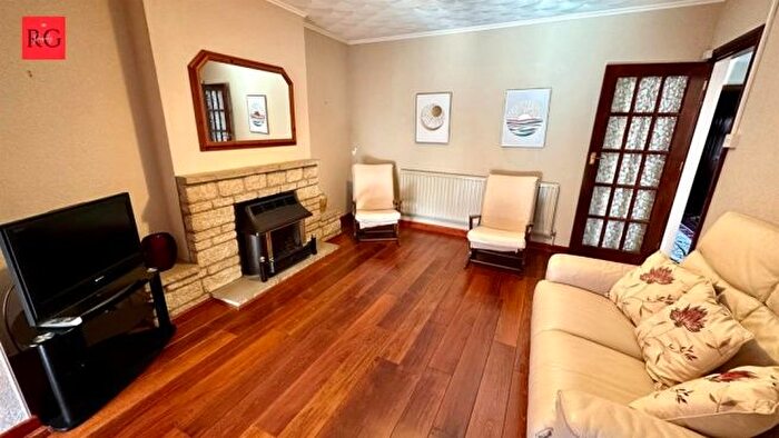 4 Bedroom Semi-Detached House To Rent In Mackie Grove, Bristol, BS34