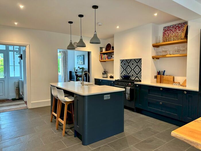 3 Bedroom Semi-Detached House To Rent In Sunnyside, Bristol, BS9