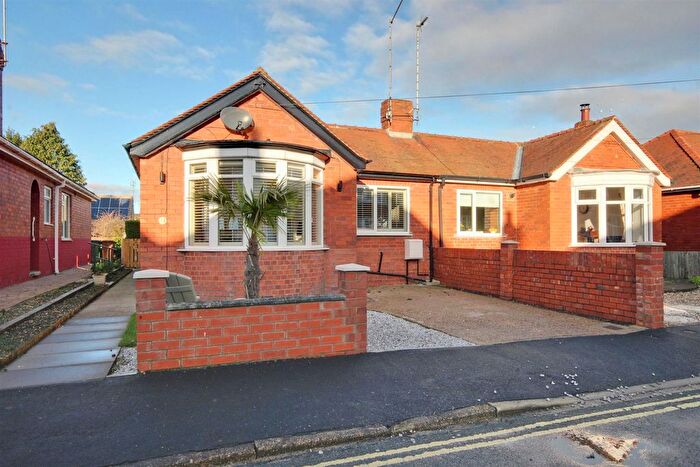 3 Bedroom Semi Detached Bungalow For Sale In Park Avenue, Beverley, HU17