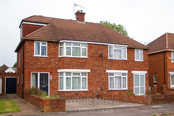 4 Bedroom Semi-Detached House For Sale In Raymond Road, Langley, Berkshire, SL3