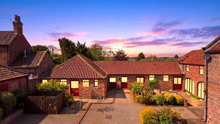 3 Bedroom Barn Conversion For Sale In Barff Farm, Thorpe Willoughby, Selby, YO8