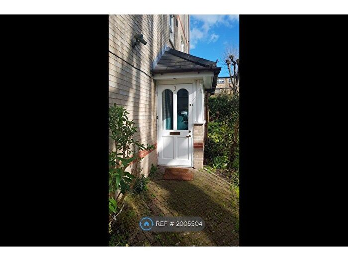 2 Bedroom Flat To Rent In Dents Road, London, SW11