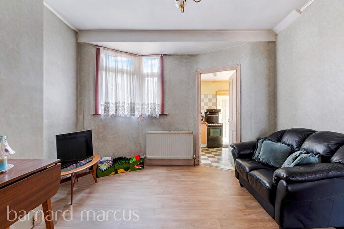 3 Bedroom Terraced House For Sale In Cecil Road, Croydon, CR0
