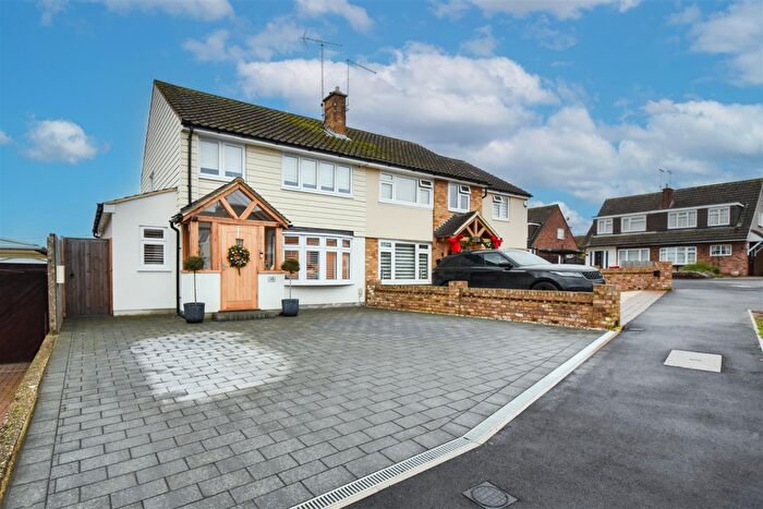 3 Bedroom Semi-Detached House For Sale In Barn Mead, Doddinghurst, Brentwood, CM15