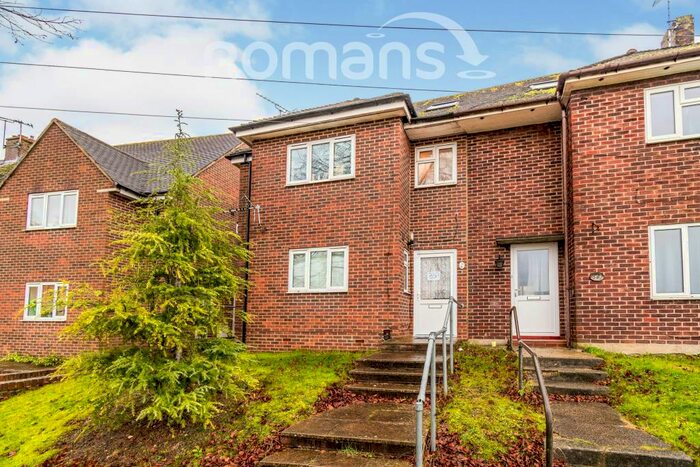 4 Bedroom Semi-Detached House To Rent In Stanmore, Winchester, SO22