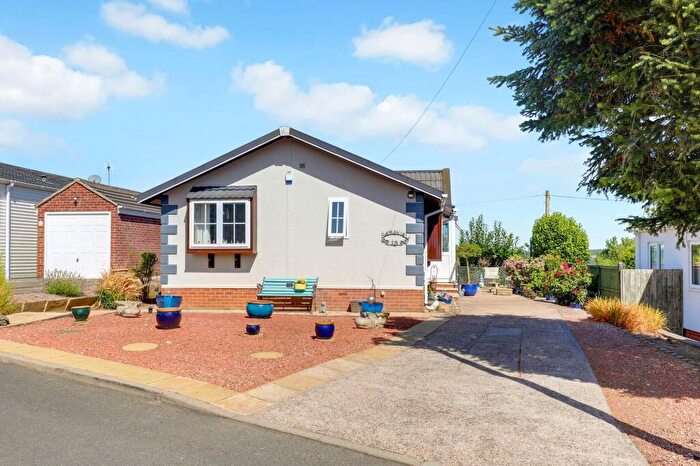 2 Bedroom Park Home For Sale In Killarney Park, Nottingham, NG6