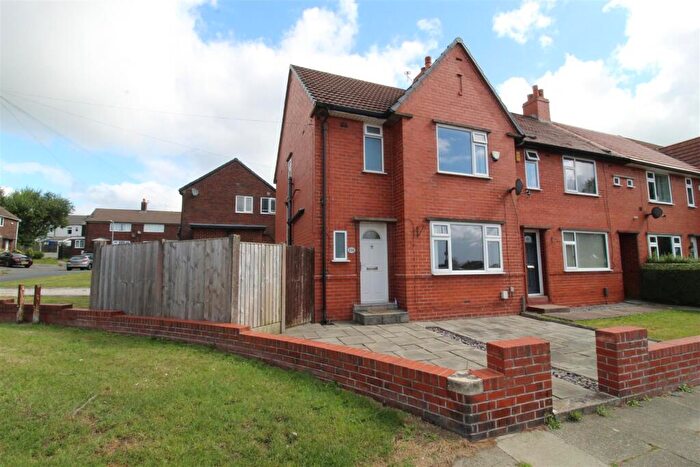 3 Bedroom Semi Detached House For Sale In Vicarage Road, Blackrod, Bolton, BL6