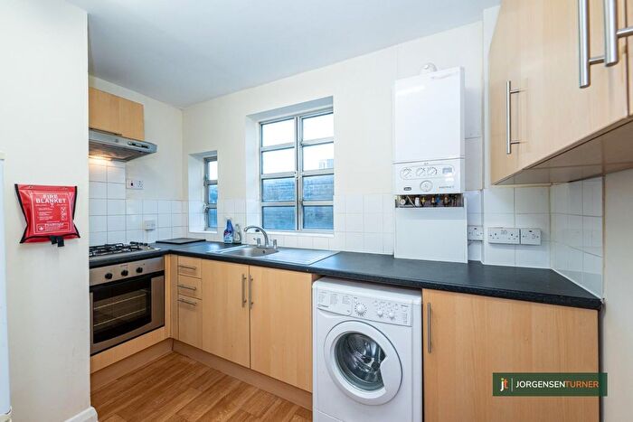 2 Bedroom Flat To Rent In High Street, Barnet, EN5