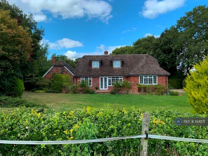 4 Bedroom Detached House To Rent In Wheathold, Tadley, RG26