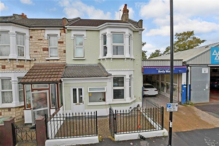 3 Bedroom End Terrace House For Sale In Rectory Road, Manor Park, E12