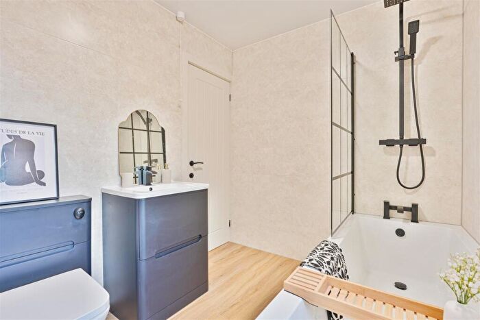 4 Bedroom Detached House For Sale In Carnwath Road, Carluke, ML8