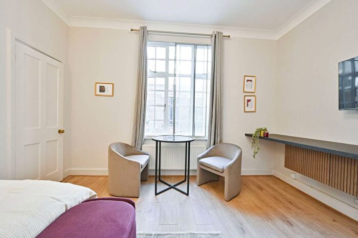Studio To Rent In Hallam Street, Fitzrovia, London, W1W