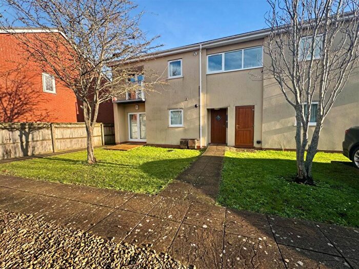 2 Bedroom Flat To Rent In Bamfield, Bristol, BS14