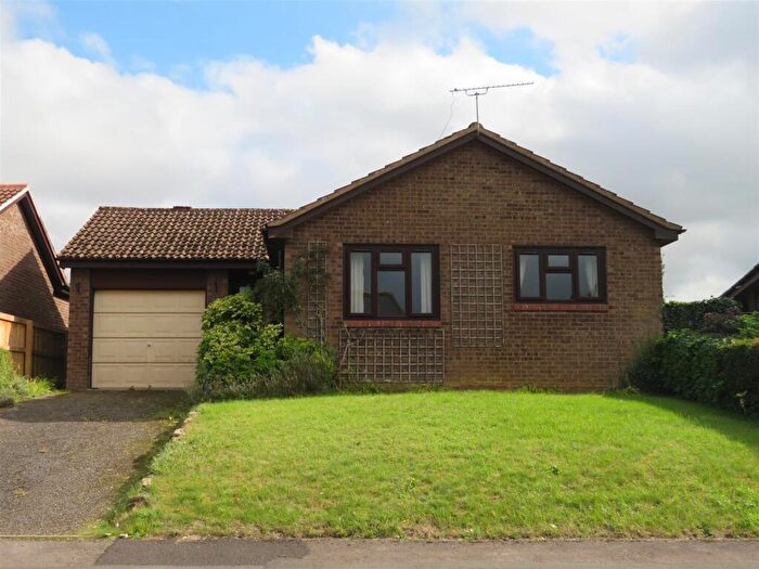 2 Bedroom Detached Bungalow For Sale In Greystones, Bromham, SN15