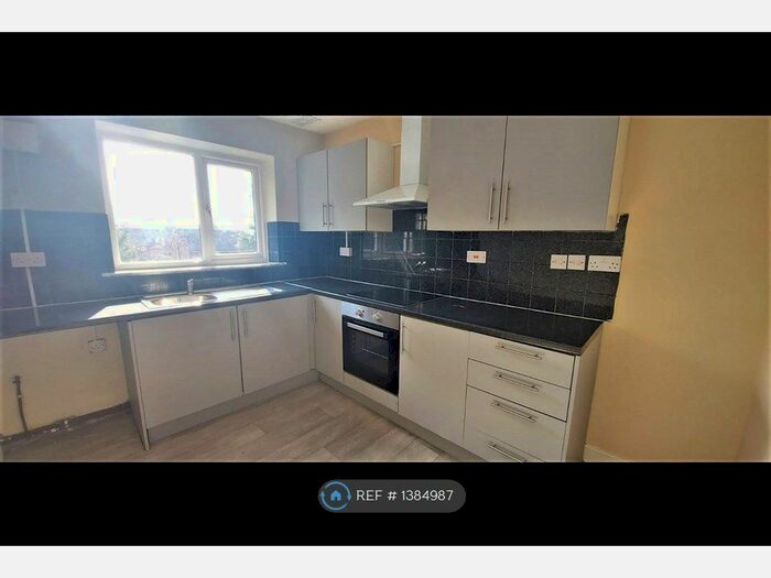 3 Bedroom Flat To Rent In Alderwood Avenue, Liverpool, L24