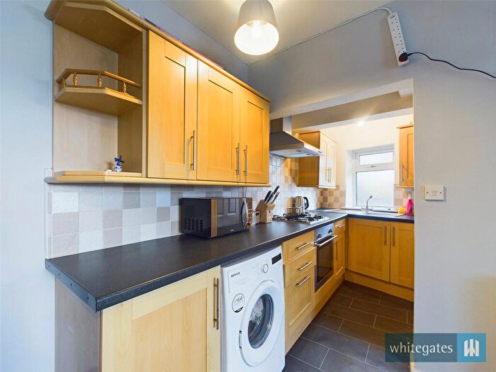 2 Bedroom Detached House To Rent In Gardiner Row, Bradford, West Yorkshire, BD4