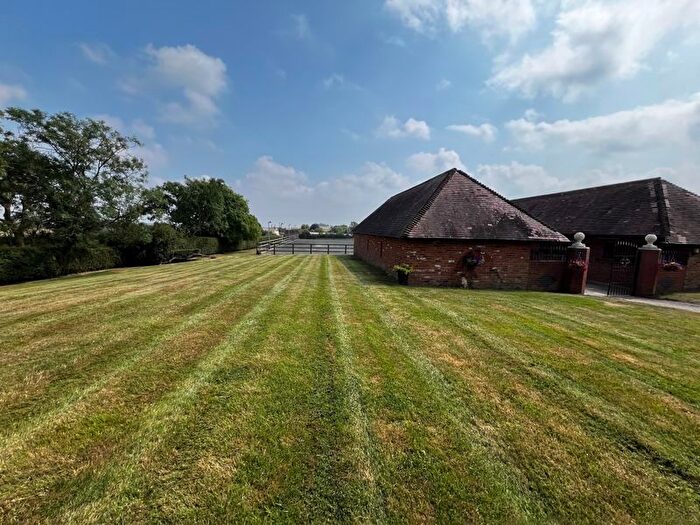 2 Bedroom Property To Rent In Reading Street, Tenterden, TN30