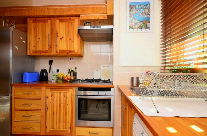 1 Bedroom Flat To Rent In Lambeth Walk, Kennington, London, SE11