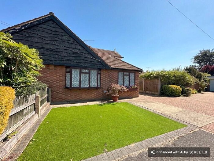 3 Bedroom Property For Sale In Lorraine Close, Billericay, CM11