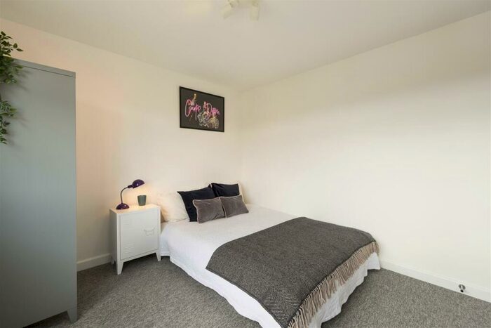 6 Bedroom House To Rent In Beachgrove Road, Bristol, BS16