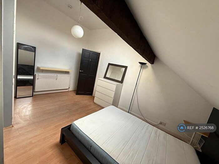 1 Bedroom Flat To Rent In Norman Terrace, Leeds, LS8