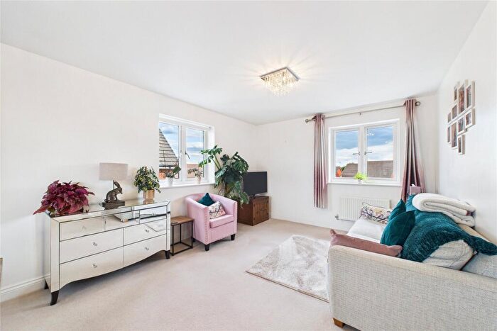 1 Bedroom Apartment To Rent In Fullbrook Avenue, Spencers Wood, Reading, Berkshire, RG7