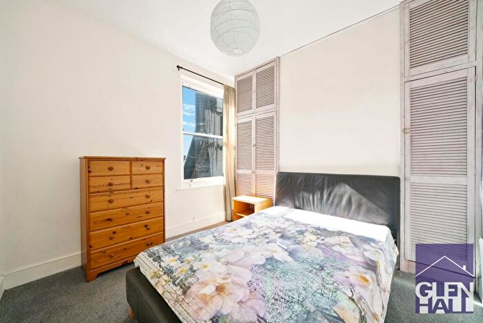 1 Bedroom Flat To Rent In - Friern Barnet Road, London, N11