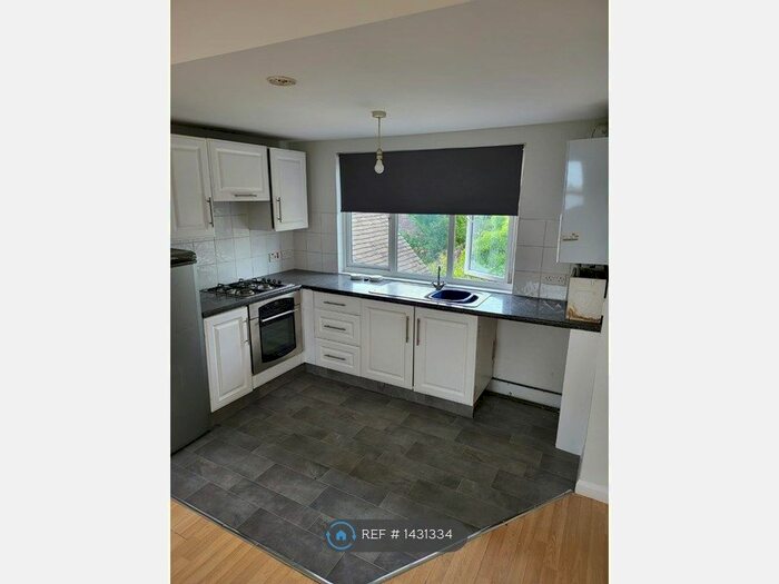 1 Bedroom Flat To Rent In Bromley Road, London, SE6