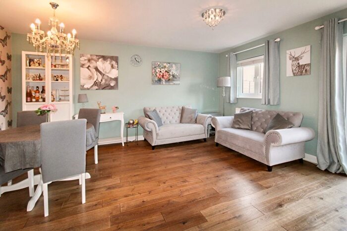 3 Bedroom Terraced House For Sale In Hornchurch Square, Farnborough, GU14