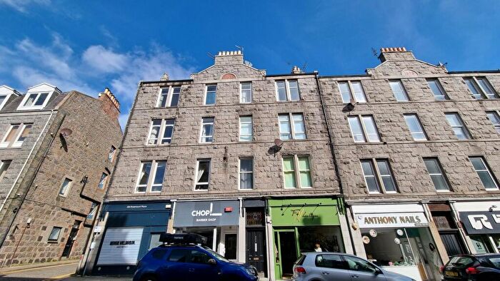2 Bedroom Flat To Rent In Rosemount Place, Rosemount, Aberdeen, AB25