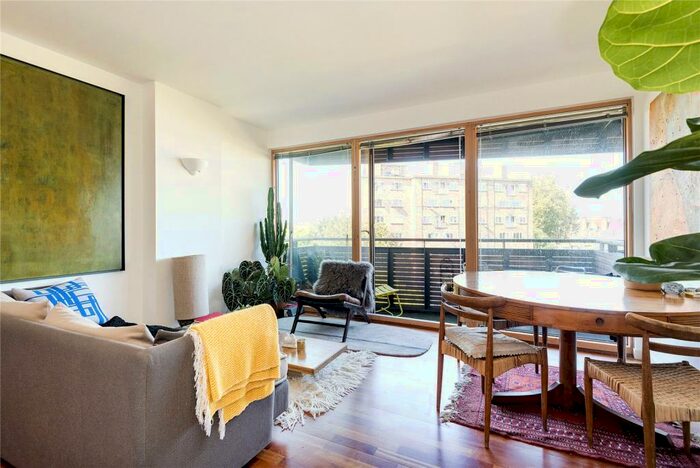 2 Bedroom Flat To Rent In Poole Street, London, N1