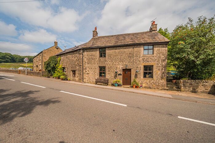 3 Bedroom Detached House For Sale In Manchester Road, Buxton, SK17