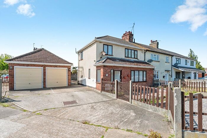 3 Bedroom End Of Terrace House For Sale In Handel Crescent, Tilbury, Essex, RM18
